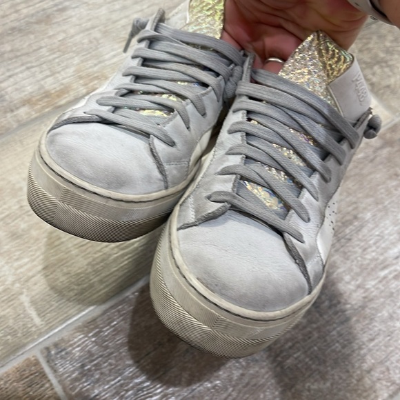 P448 Women's White Gray Sneakers with Iridescent Detail Size 39 (~8.5) - Picture 5 of 9